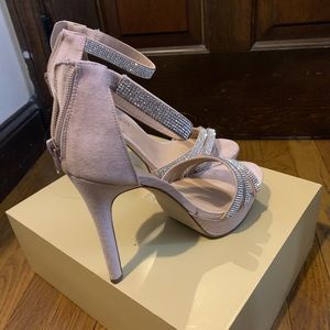 High heel Steve Madden shoes nude with silver platform